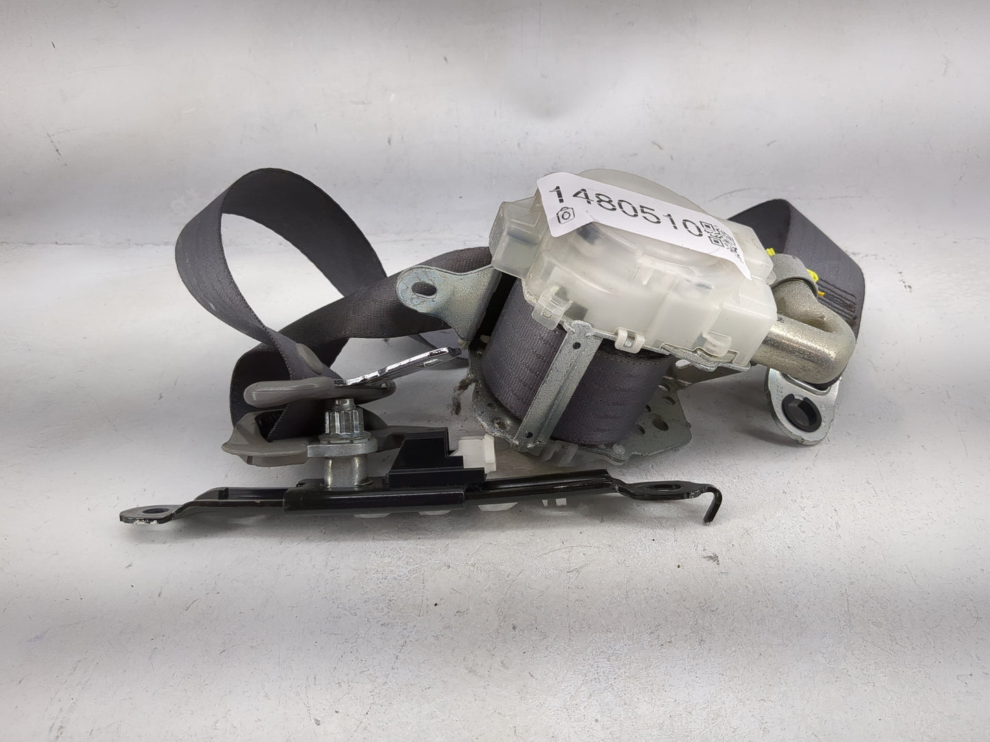 2004 Toyota Tundra Driver Left Seat Belt Front Retractor - Oemusedautoparts1.com