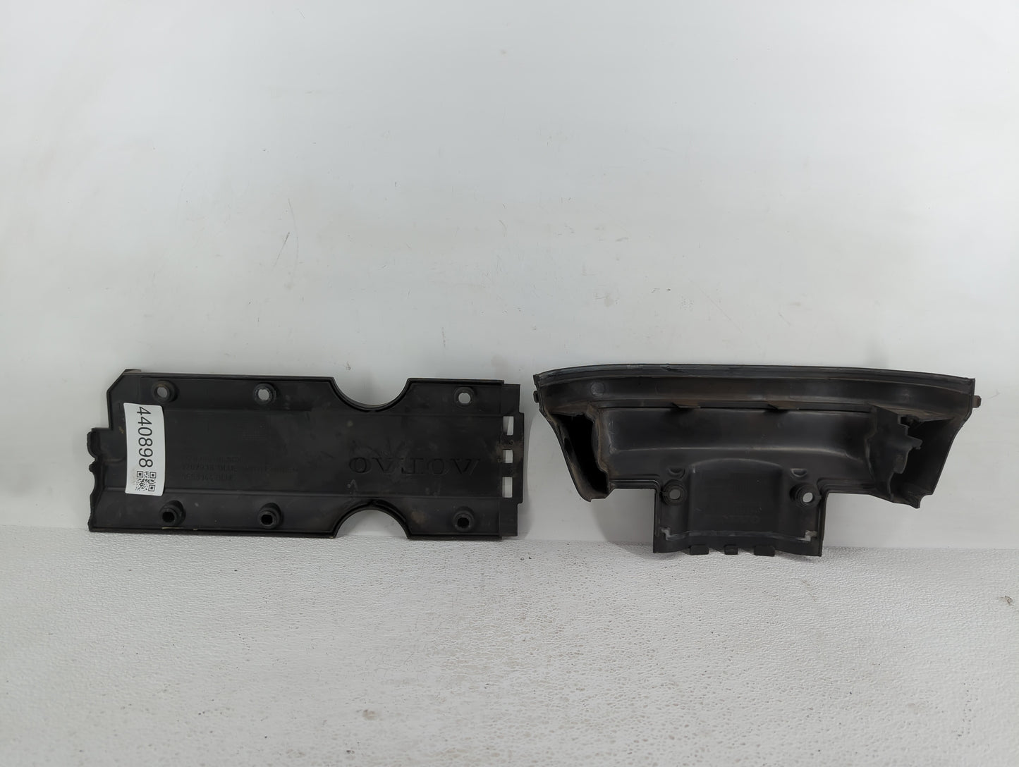 2004 Volvo V60 Engine Cover - Oemusedautoparts1.com