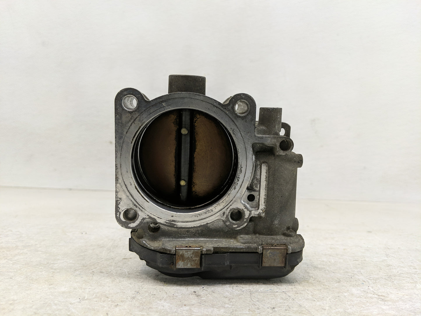2003-2004 Volvo V70 Throttle Body Fits Fits 2003 2004 OEM Used Auto Parts - Oemusedautoparts1.com