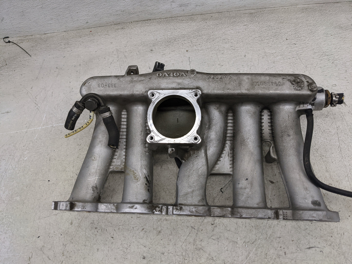 2004 Volvo V70 Air Intake Manifold P/N:08699010 Fits OEM Used Auto Parts - Oemusedautoparts1.com