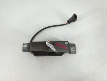 2004 Volvo V70 Rear Lid Wiper Motor P/N:8620959 0 390 206 219 Fits OEM Used Auto Parts