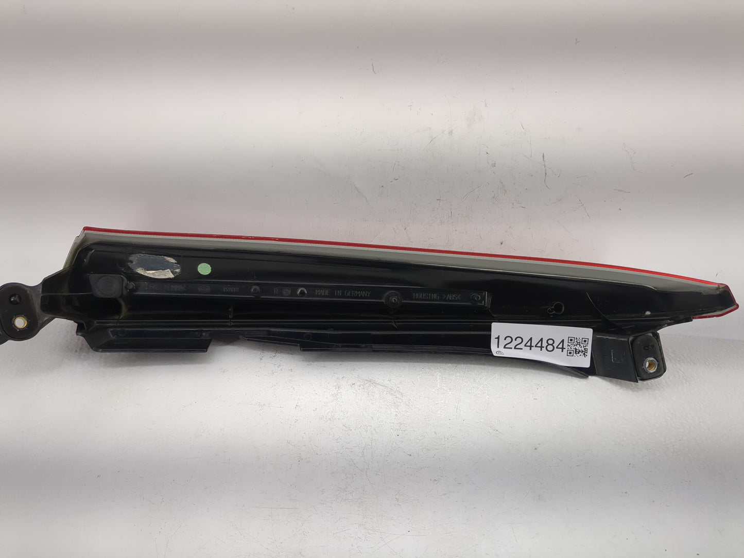 2003-2006 Volvo Xc90 Tail Light Assembly Passenger Right OEM Fits Fits 2003 2004 2005 2006 OEM Used Auto Parts - Oemusedauto