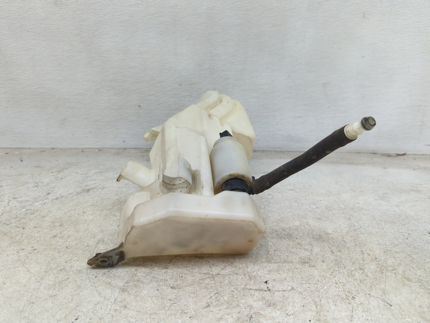 2004-2005 Audi S4 Windshield Washer Fluid Reservoir Bottle Oem - Oemusedautoparts1.com