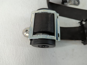 2001-2006 Bmw 330i Driver Seatbelt Buckle