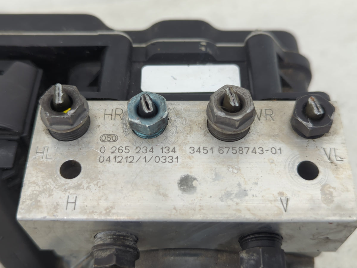 2004-2005 Bmw 545i Anti-Lock Brake ABS Pump Module Actuator OEM P/N:6758743-01 0 265 234 134 Fits Fits 2004 2005 2006 OEM Us