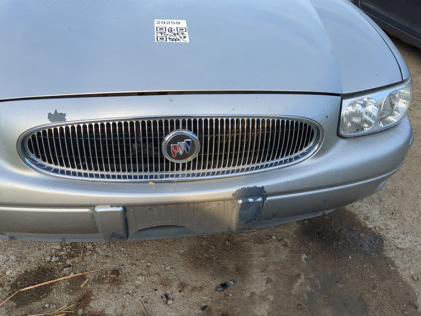 2000-2005 Buick Lesabre Front Grille Bumper Not Included - Oemusedautoparts1.com