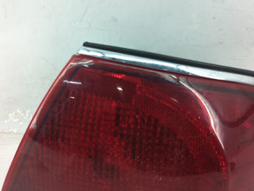2001-2005 Buick Lesabre Tail Light Assembly Passenger Right OEM P/N:16525072 Fits Fits 2001 2002 2003 2004 2005 OEM Used Auto Parts
