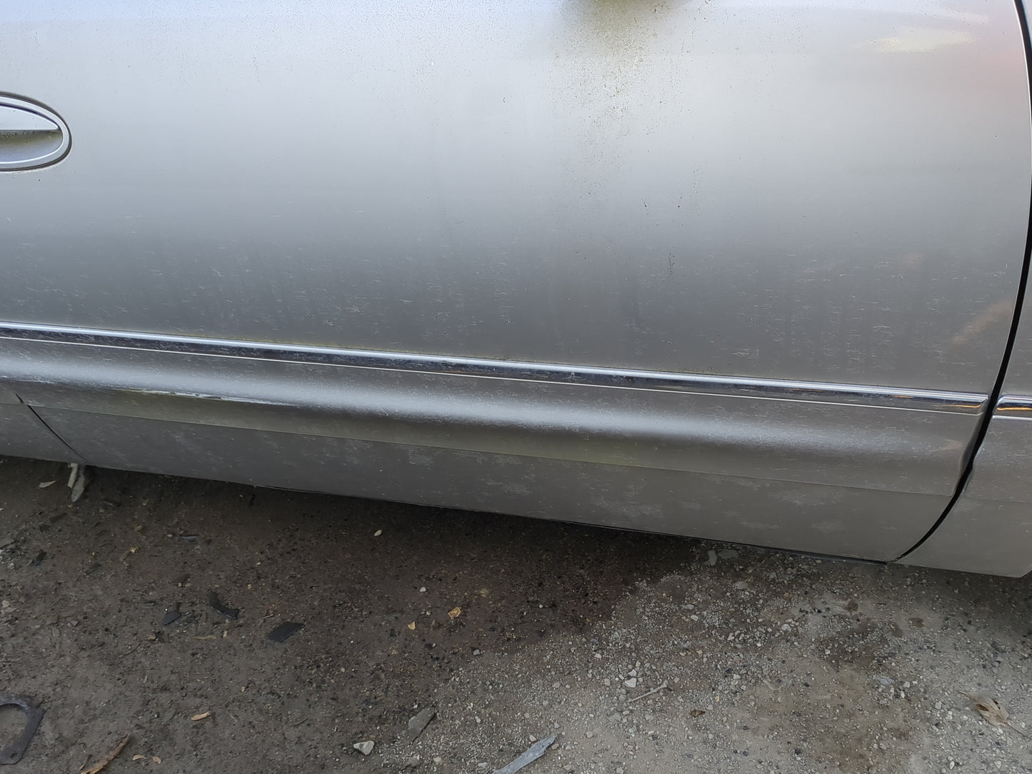 1998-2005 Buick Park Avenue Passenger Front Door Oem - Oemusedautoparts1.com
