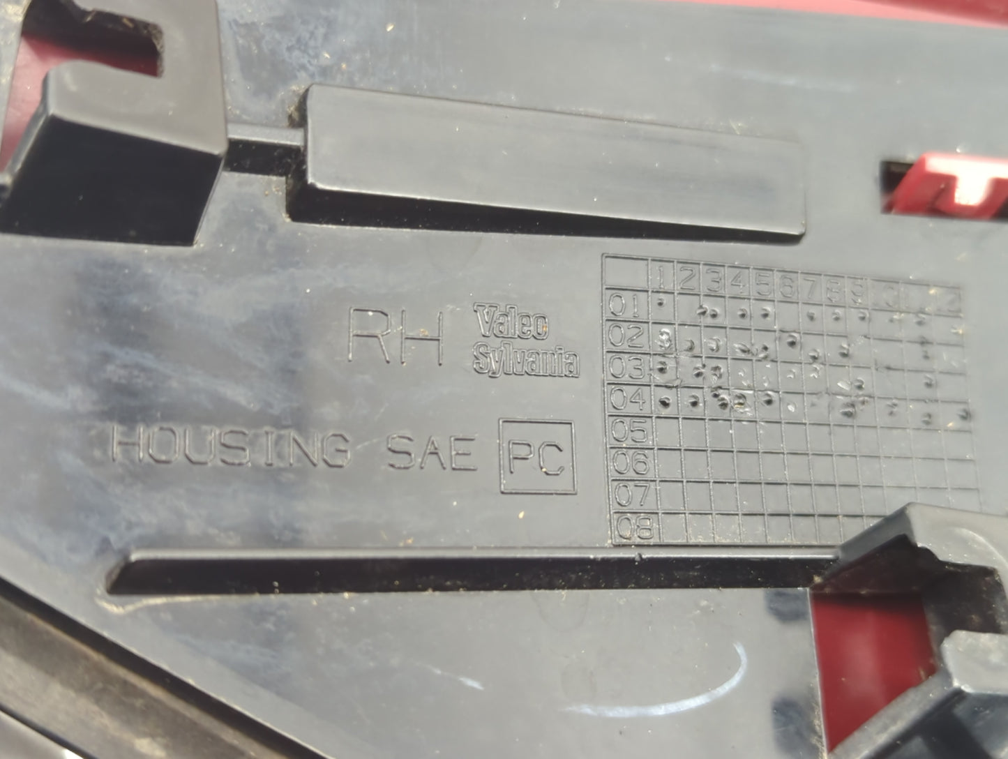 2004-2007 Buick Rendezvous Tail Light Assembly Passenger Right OEM Fits Fits 2004 2005 2006 2007 OEM Used Auto Parts - Oemus