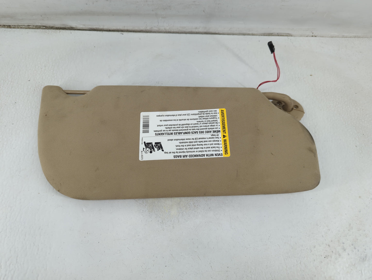 2005-2007 Buick Terraza Sun Visor Shade Replacement Driver Left Mirror Fits Fits 2005 2006 2007 2008 2009 OEM Used Auto Part