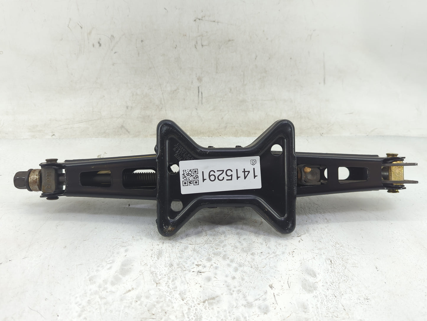 2005 Cadillac Deville Spare Scissor Car Jack 1415291 - Oemusedautoparts1.com