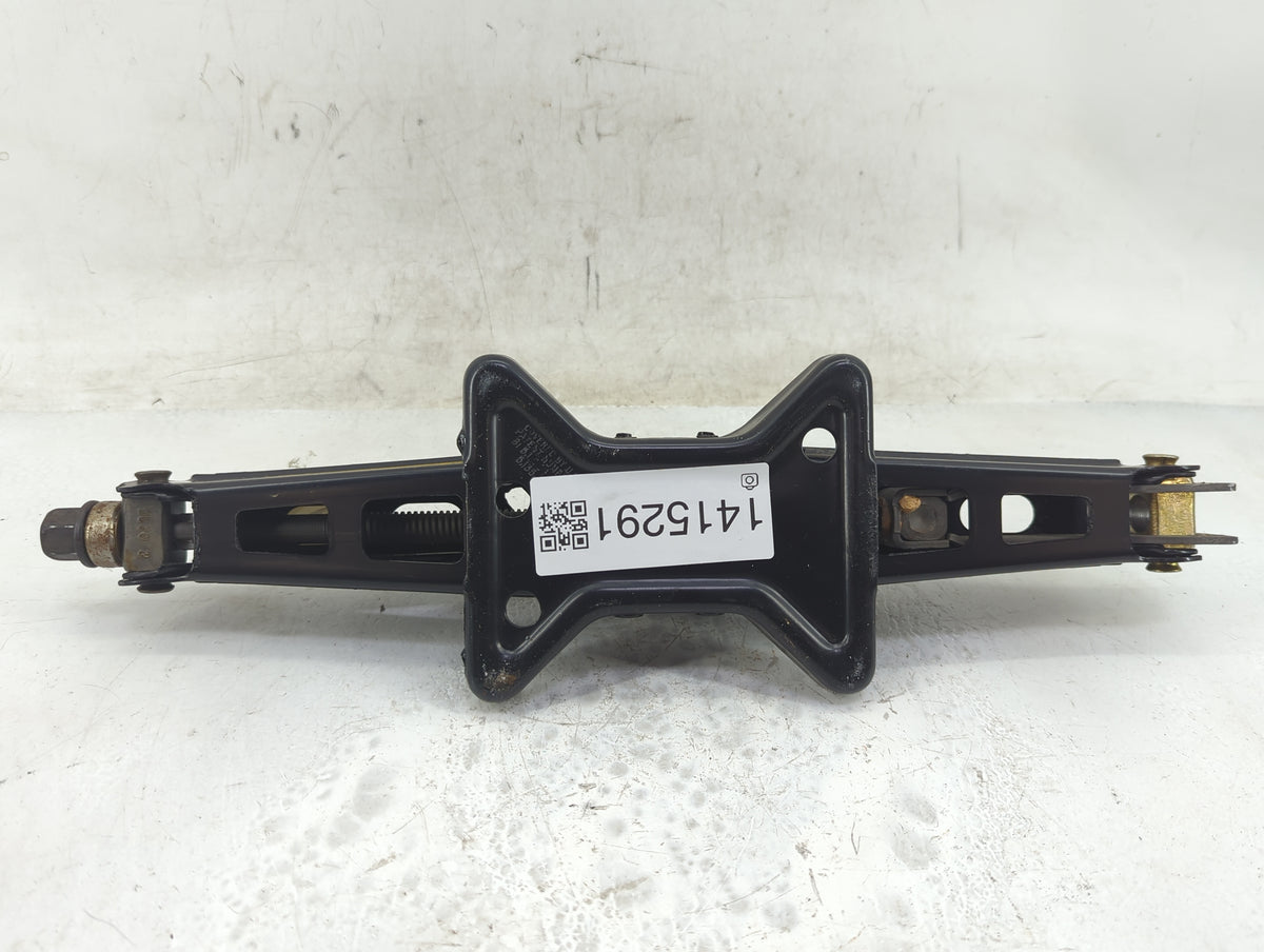 2005 Cadillac Deville Spare Scissor Car Jack 1415291 - Oemusedautoparts1.com