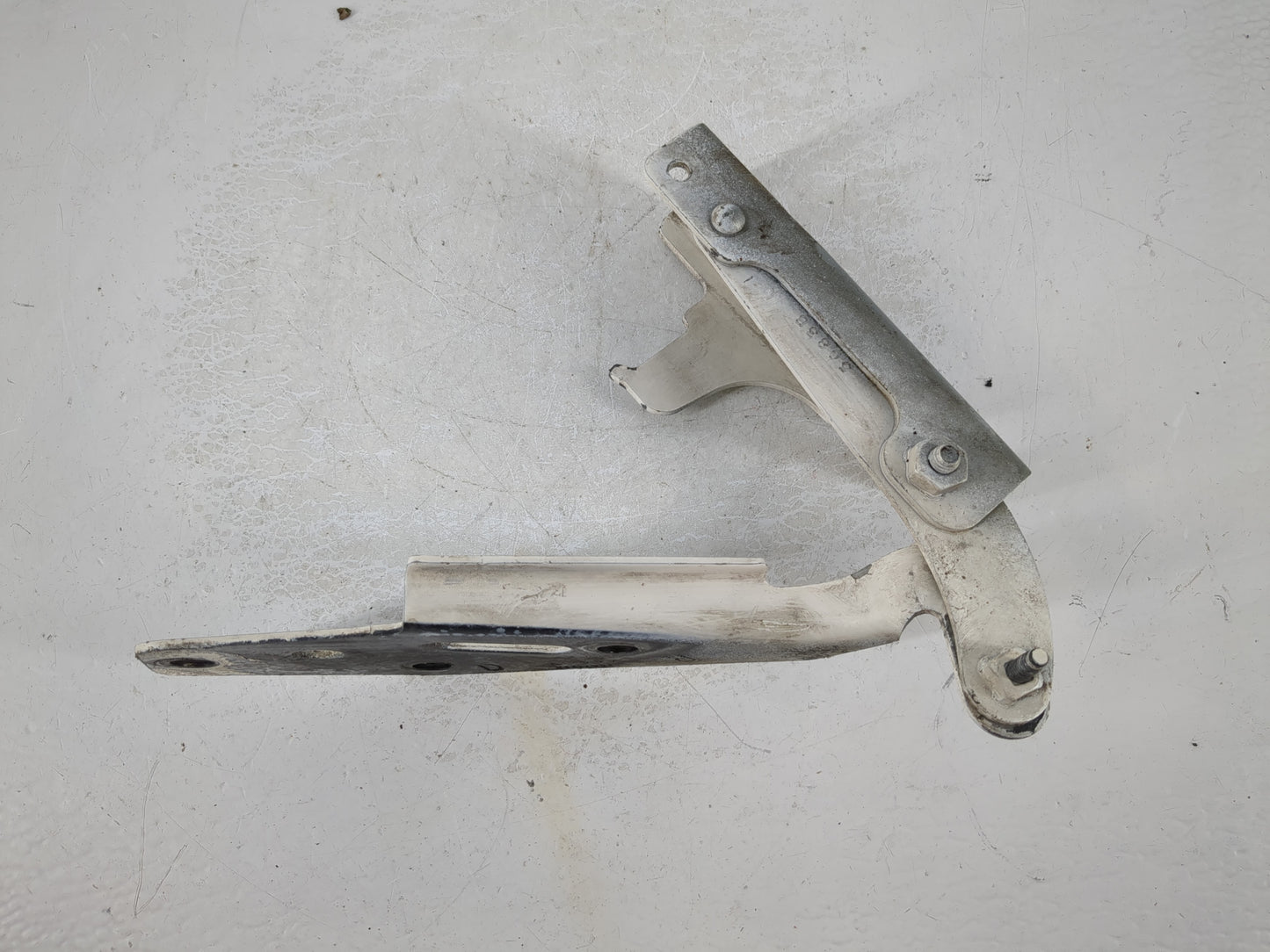 2005 Cadillac Deville Passenger Hood Hinge - Oemusedautoparts1.com