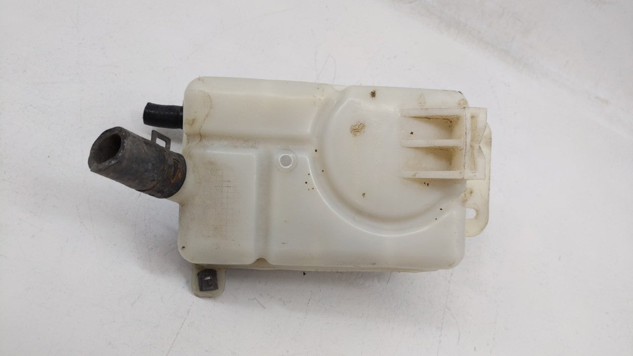 2004-2006 Chevrolet Aveo Windshield Washer Fluid Reservoir Bottle Oem - Oemusedautoparts1.com