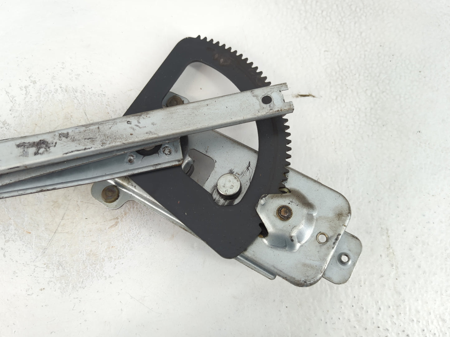 2004-2011 Chevrolet Aveo Window Regulator Passenger Front - Oemusedautoparts1.com