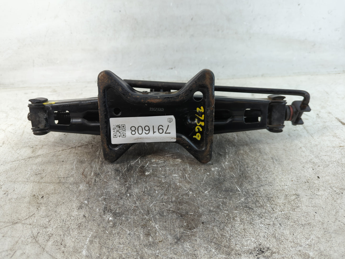 2005 Chevrolet Cavalier Spare Scissor Car Jack - Oemusedautoparts1.com