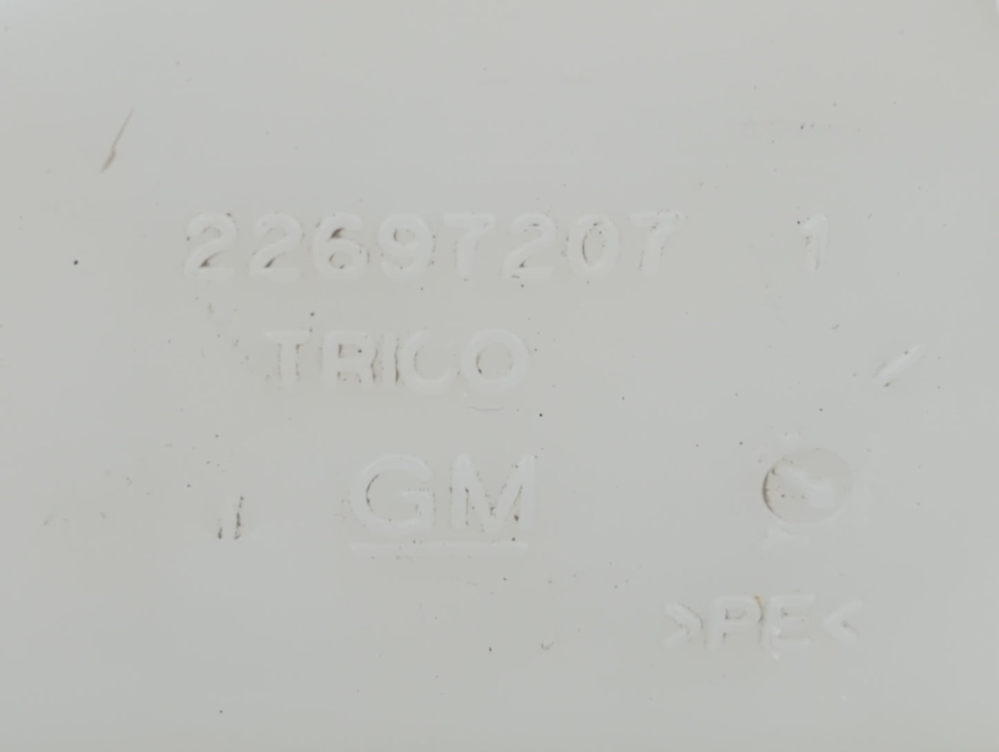 2005-2006 Chevrolet Equinox Windshield Washer Fluid Reservoir Bottle Oem - Oemusedautoparts1.com