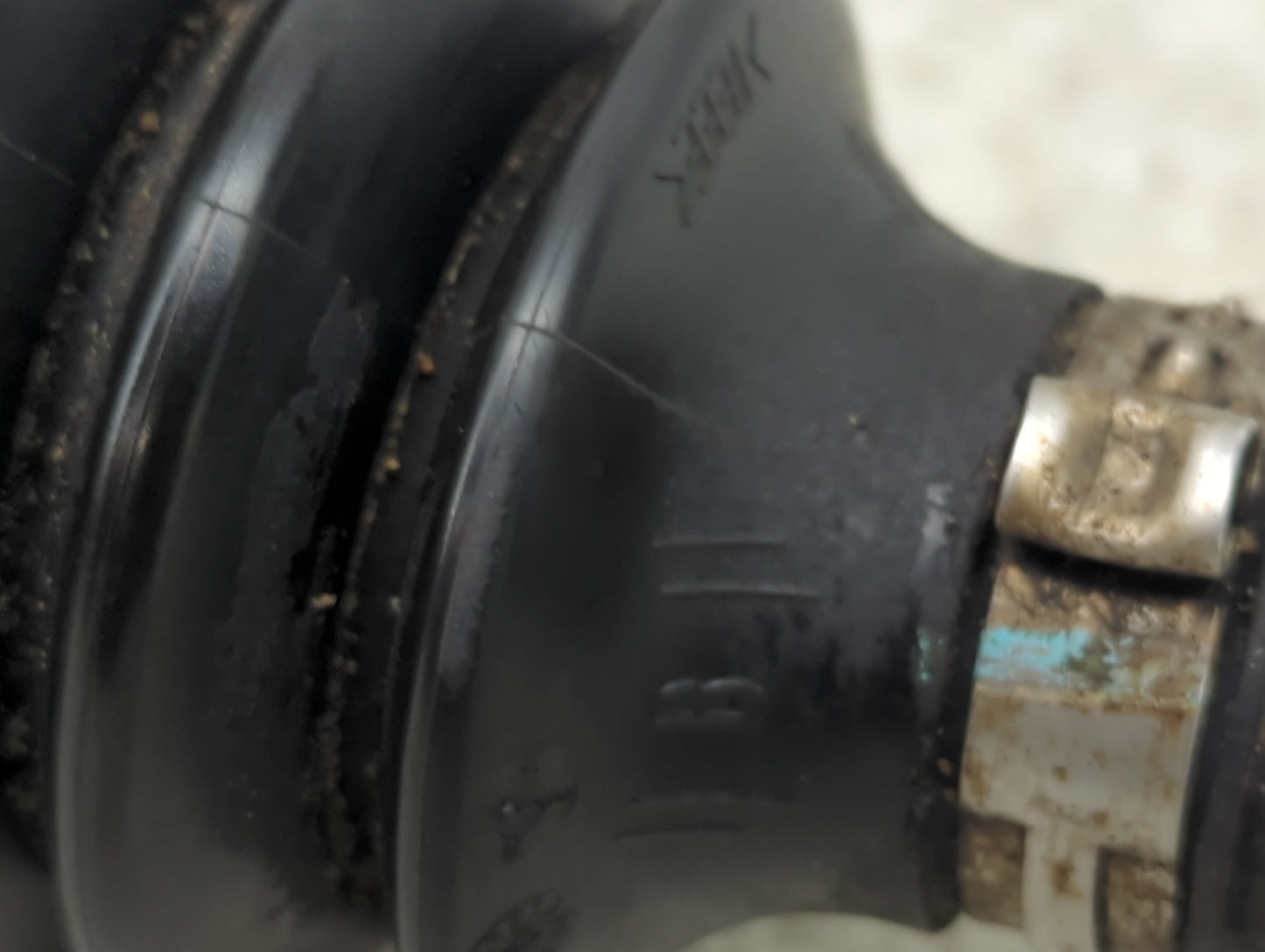 2005-2006 Chevrolet Equinox Axle Shaft Front Driver Cv C/v - Oemusedautoparts1.com