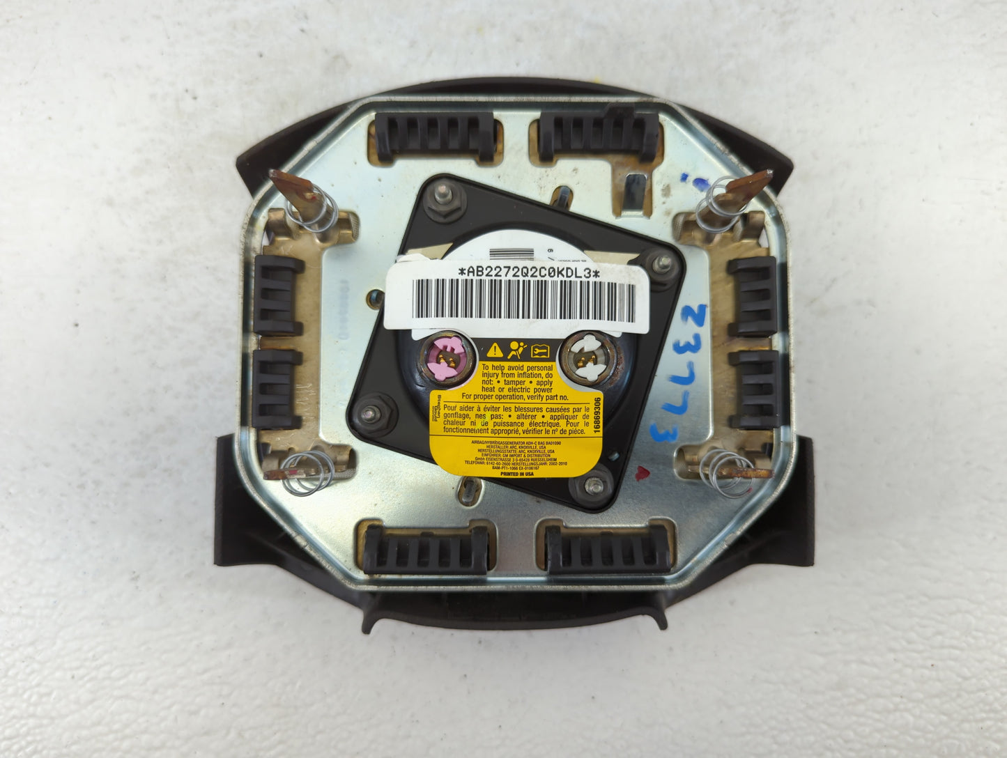 2005-2006 Chevrolet Equinox Air Bag Driver Left Steering Wheel Mounted P/N:AB2272Q2C0KDL3 Fits Fits 2005 2006 OEM Used Auto
