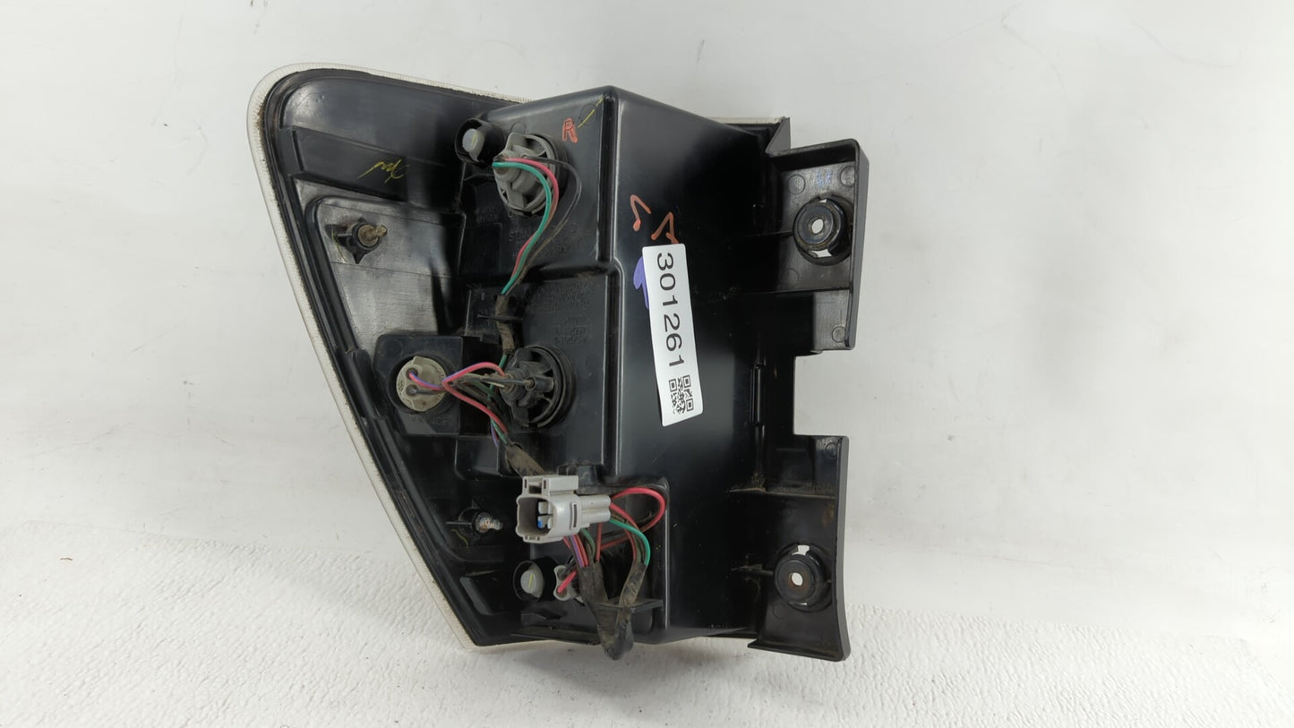 2005 Chevrolet Equinox Tail Light Assembly Passenger Right OEM P/N:548077 30796268, GM384-B000R Fits Fits 2006 2007 2008 200