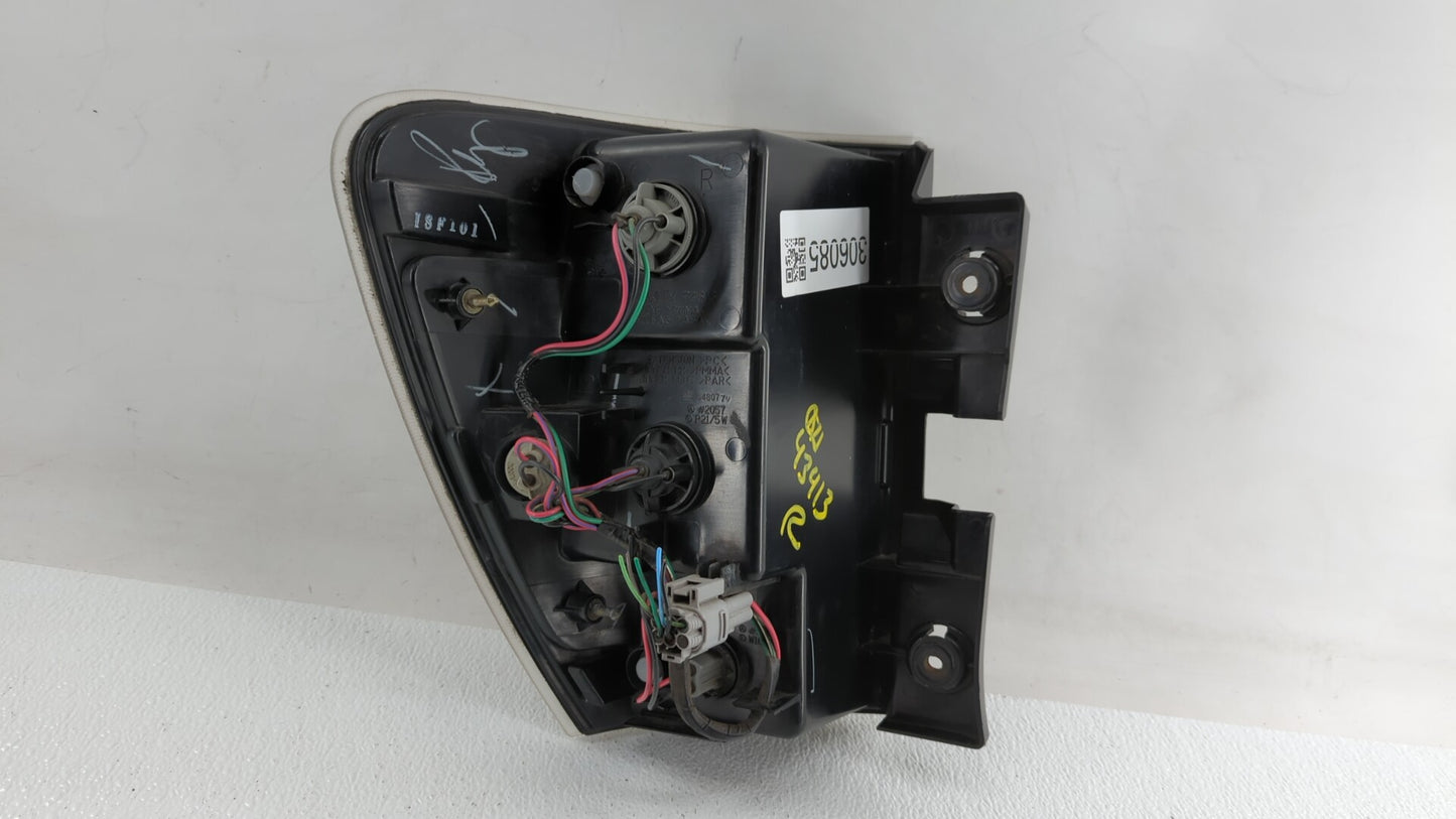 2005 Chevrolet Equinox Tail Light Assembly Passenger Right OEM P/N:548077 30796268, GM384-B000R Fits Fits 2006 2007 2008 200