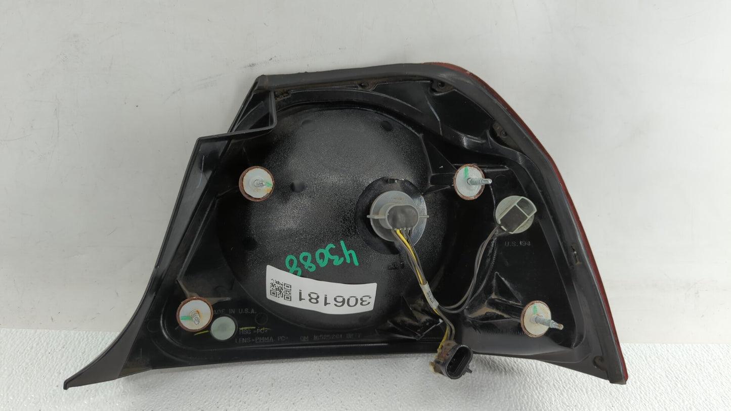 2004-2005 Chevrolet Impala Tail Light Assembly Driver Left OEM P/N:16525261 Fits Fits 2004 2005 OEM Used Auto Parts - Oemuse