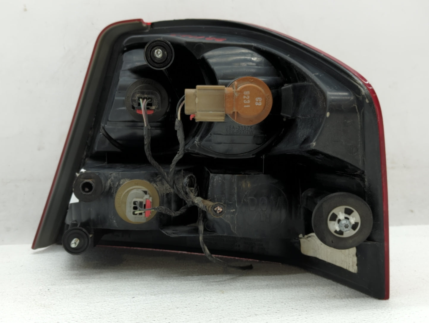 2004-2005 Chevrolet Impala Tail Light Assembly Driver Left OEM P/N:16525261 Fits Fits 2004 2005 OEM Used Auto Parts - Oemuse