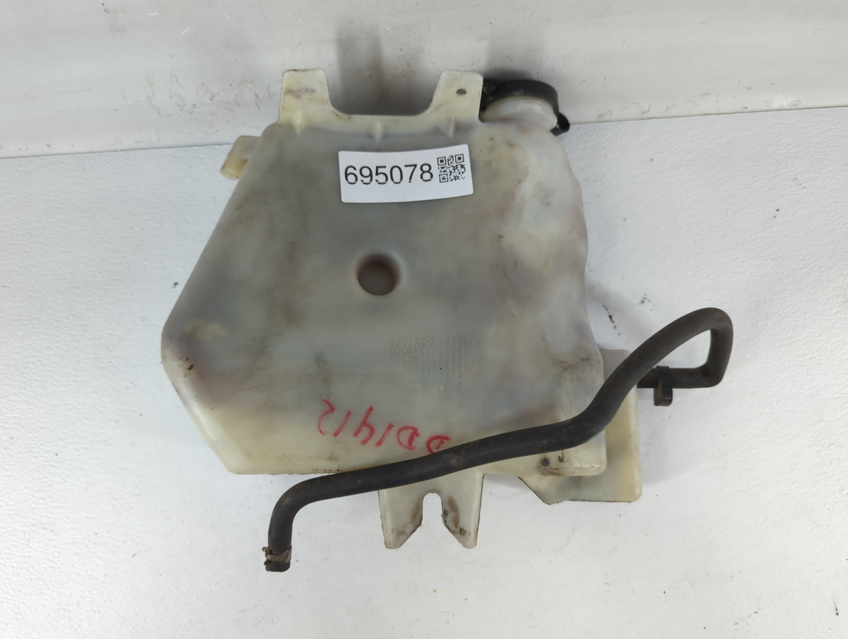 2004 Chevrolet Impala Radiator Coolant Overflow Expansion Tank Bottle 695078 - Oemusedautoparts1.com