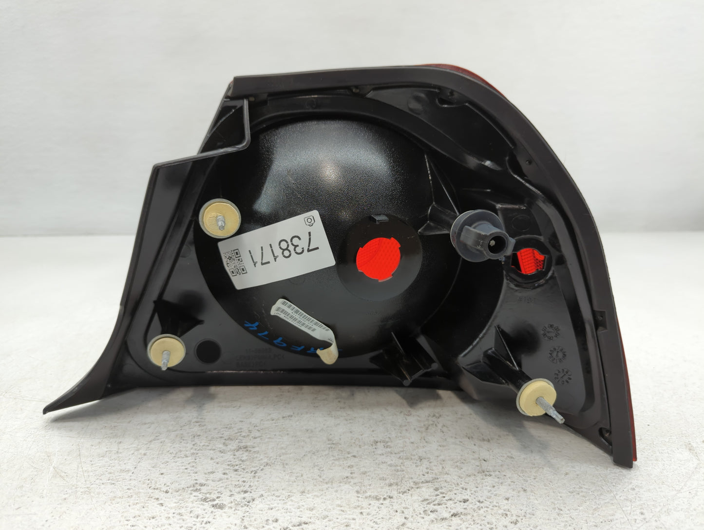 2004-2005 Chevrolet Impala Tail Light Assembly Driver Left OEM P/N:11-5898-91 06191210 Fits Fits 2004 2005 OEM Used Auto Par