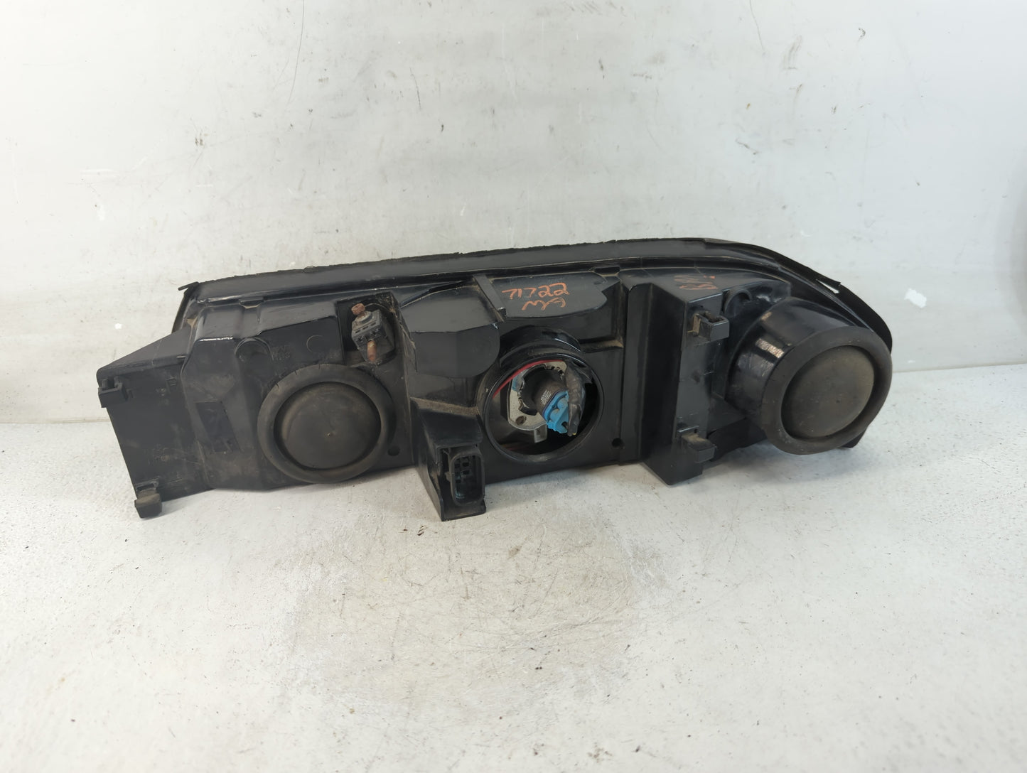 2004-2005 Chevrolet Impala Passenger Right Oem Head Light Headlight Lamp - Oemusedautoparts1.com