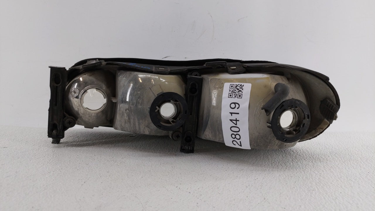 1997-2005 Chevrolet Malibu Passenger Right Oem Head Light Headlight Lamp - Oemusedautoparts1.com