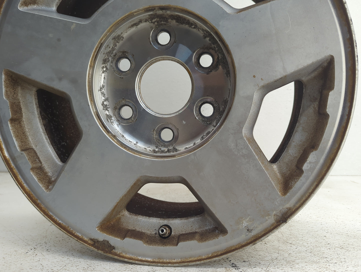 2004-2006 Chevrolet Tahoe Oem Wheel Rim - Oemusedautoparts1.com