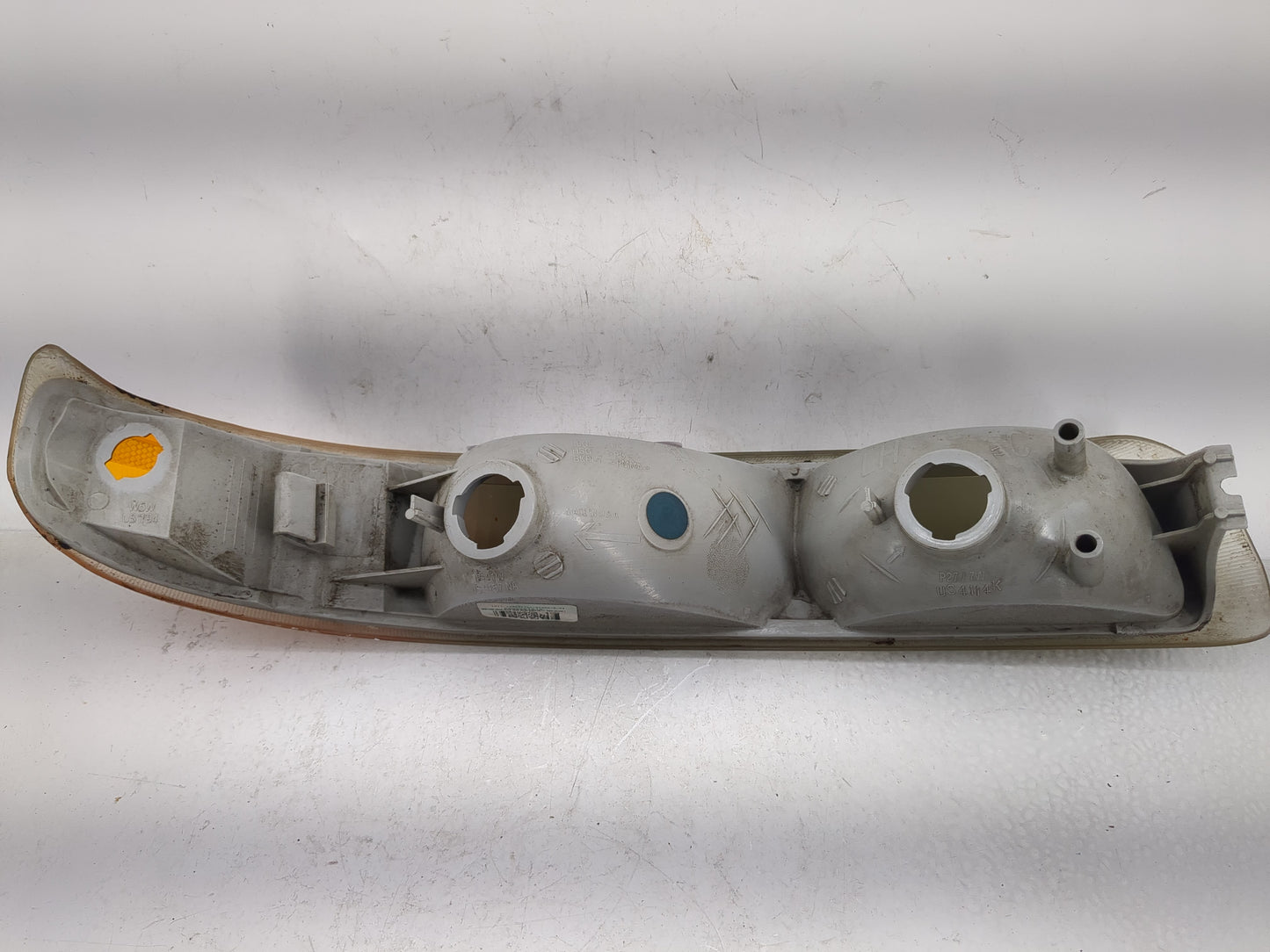 2000-2006 Chevrolet Tahoe Driver Left Oem Front Light Lamp - Oemusedautoparts1.com