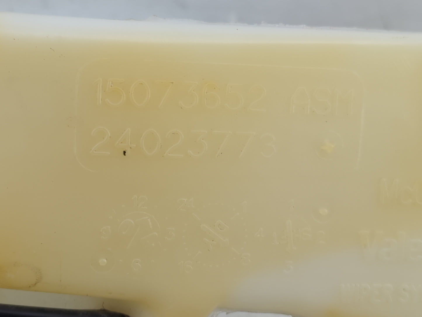 2000-2005 Chevrolet Tahoe Windshield Washer Fluid Reservoir Bottle Oem - Oemusedautoparts1.com