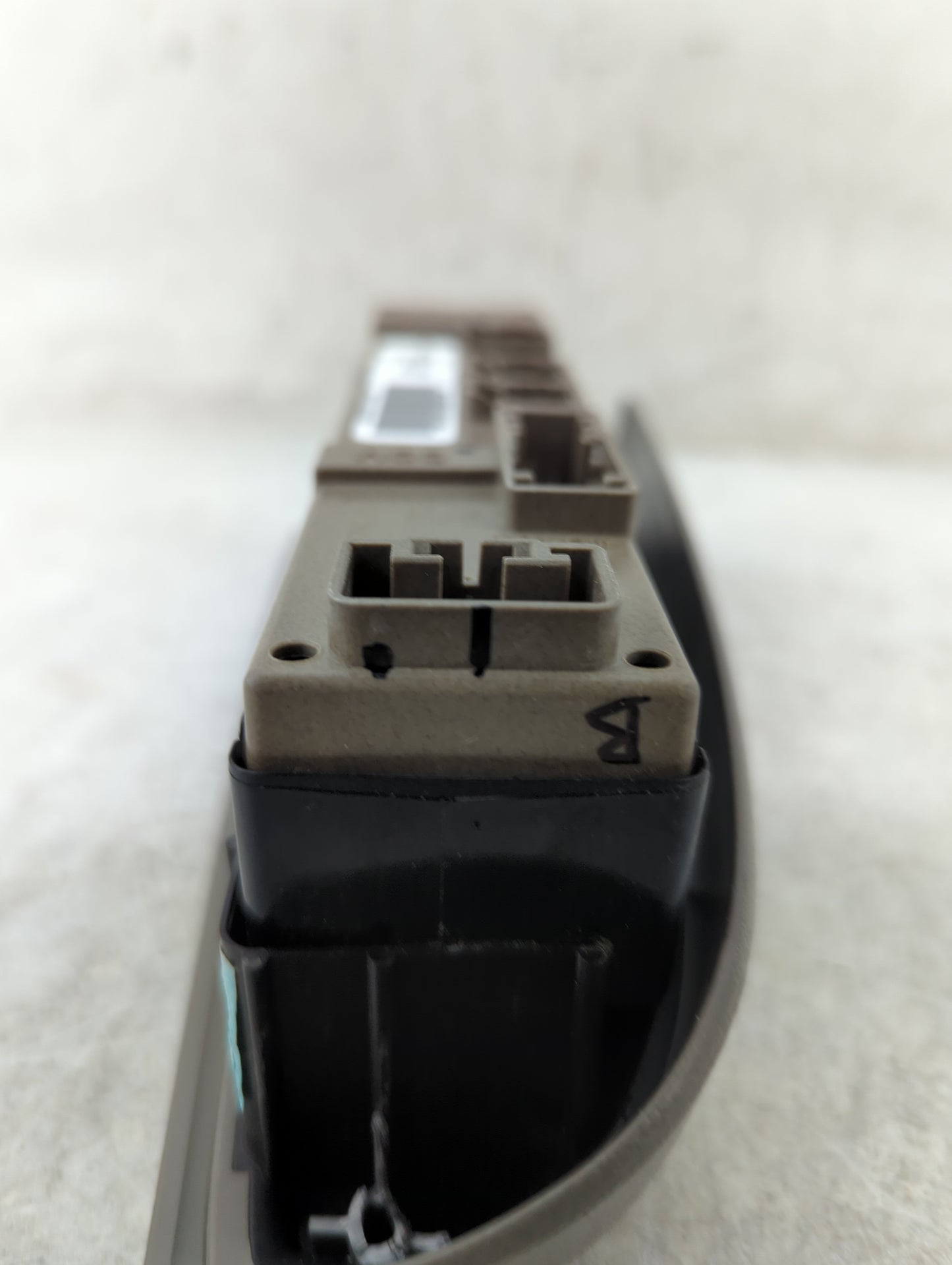 2003-2006 Chevrolet Tahoe Master Power Window Switch Replacement Driver Side Left P/N:15125142 BP5142X2503301S6 Fits OEM Use