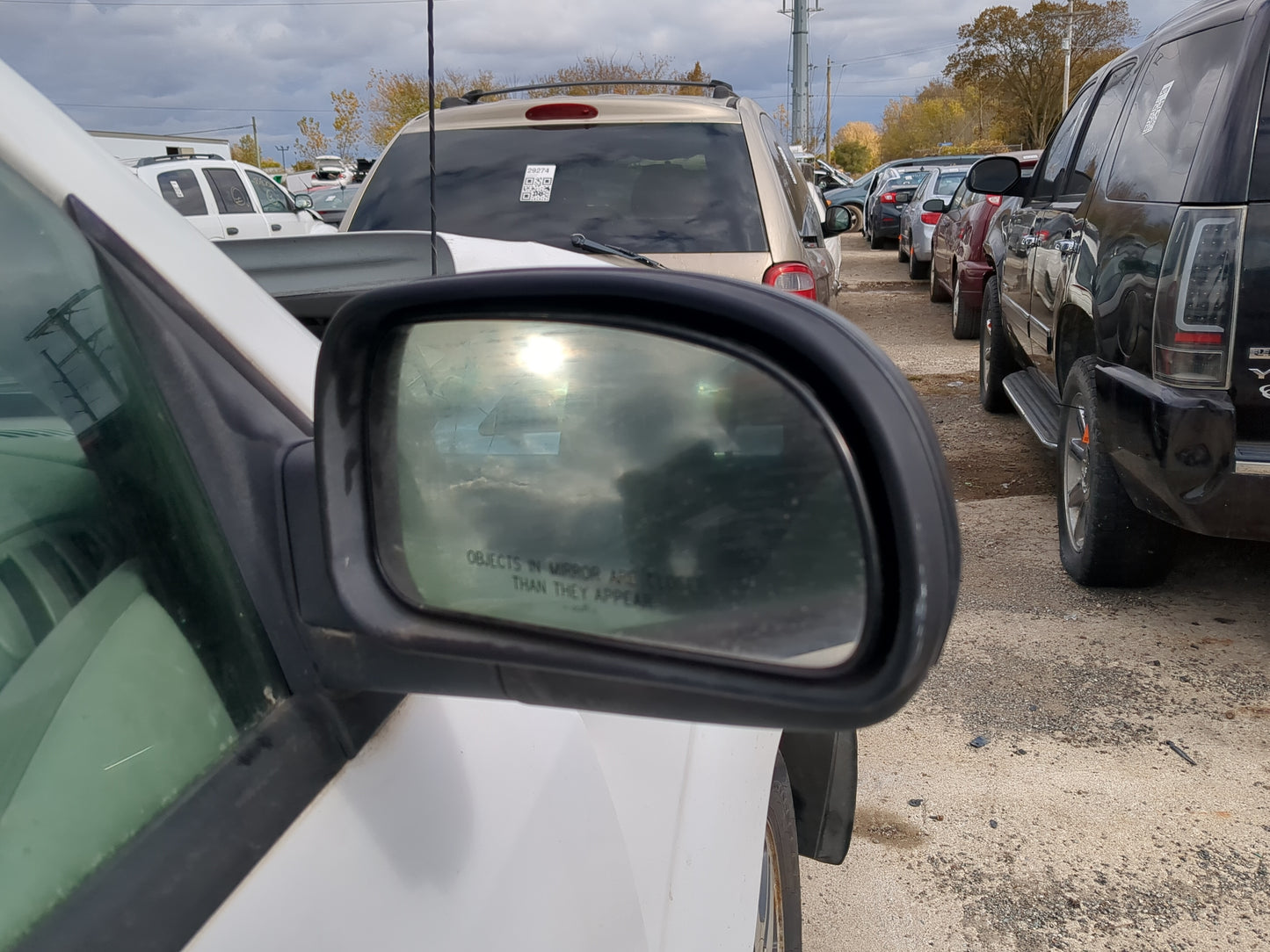 2002-2009 Chevrolet Trailblazer Side Mirror Replacement Passenger Right View Door Mirror Fits OEM Used Auto Parts - Oemuseda