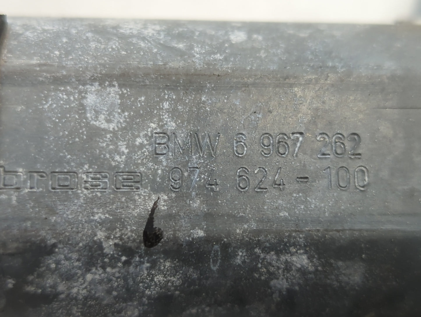 2005 Chevrolet Trailblazer Passenger Front Right Power Window Motor - Oemusedautoparts1.com