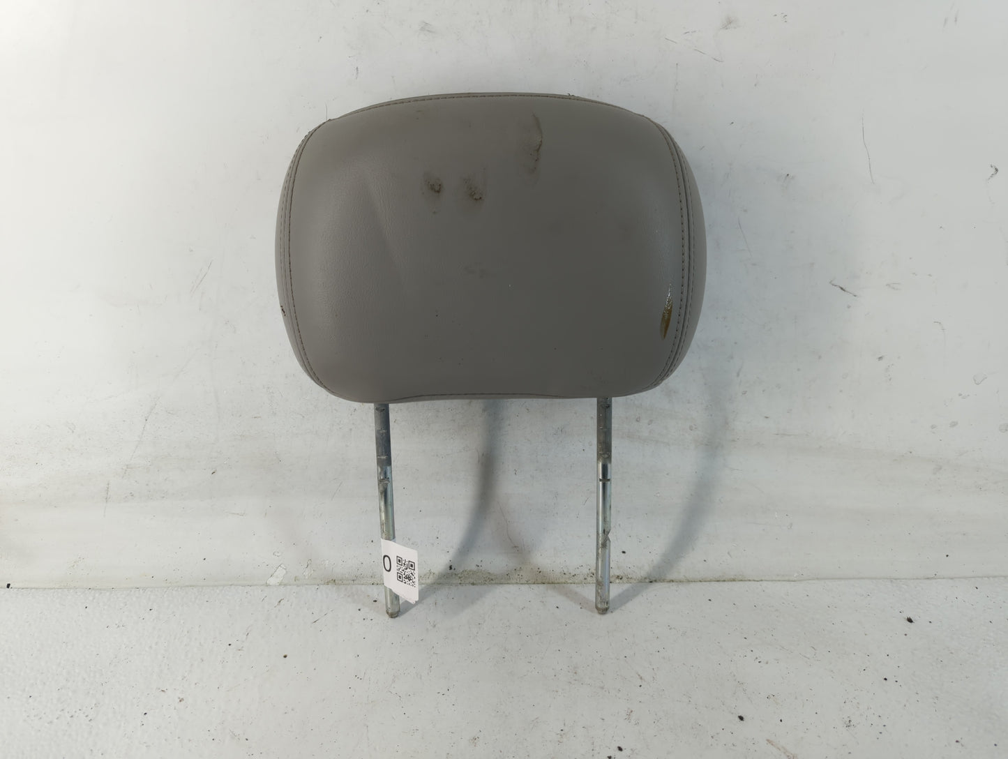 2005-2006 Chevrolet Trailblazer Ext Headrest Head Rest Rear Seat Fits Fits 2005 2006 2007 2008 2009 OEM Used Auto Parts - Oe