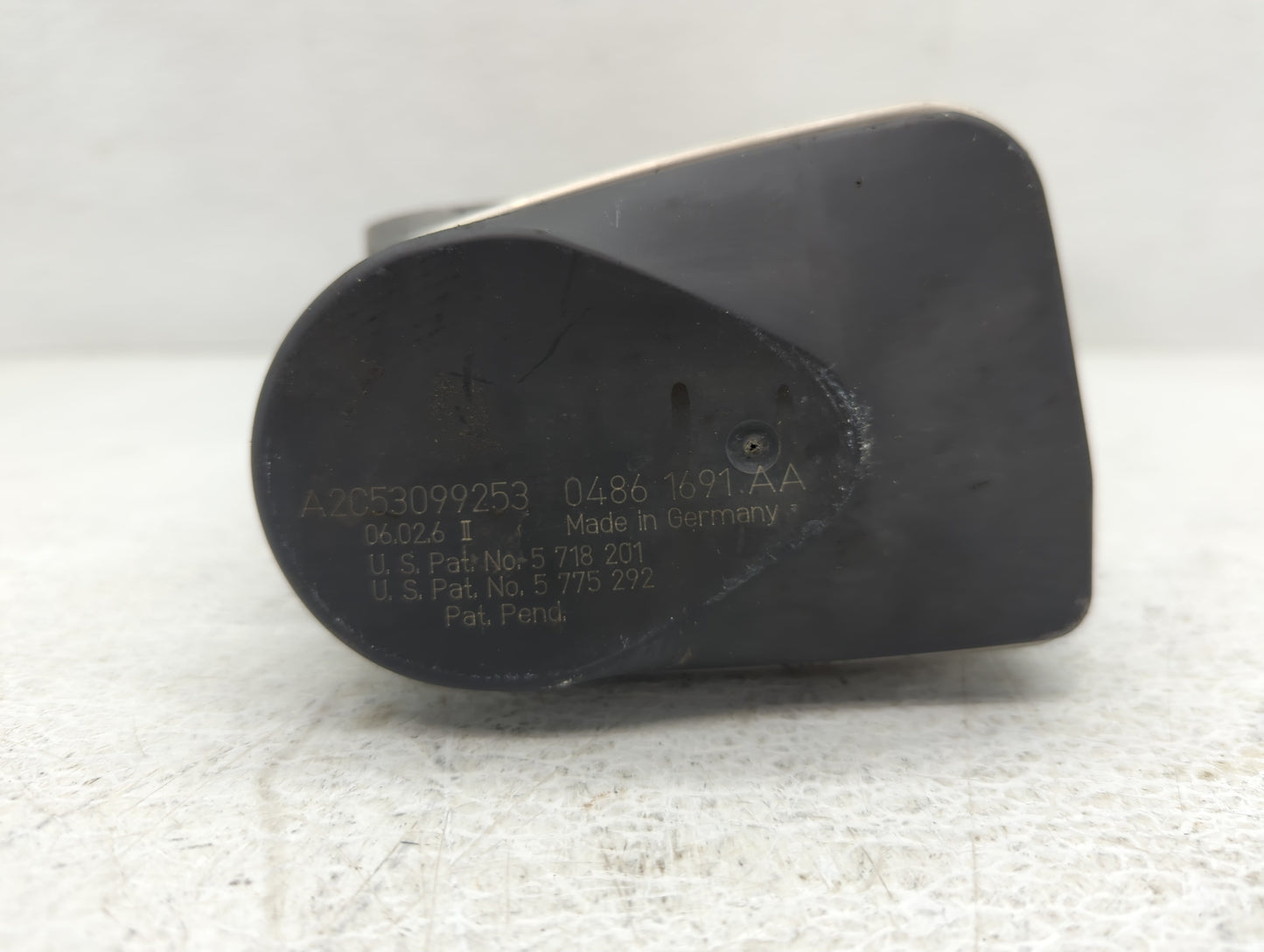 2005 Chrysler 300 Throttle Body P/N:5 718 201 04861691AA Fits OEM Used Auto Parts - Oemusedautoparts1.com