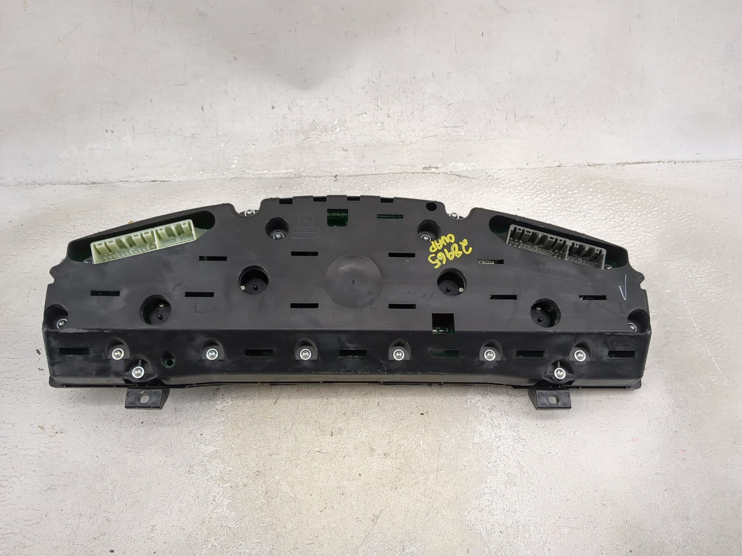 2005 Chrysler 300 Instrument Cluster Speedometer Gauges P/N:P04602490AH Miles:197K Fits OEM Used Auto Parts - Oemusedautopar