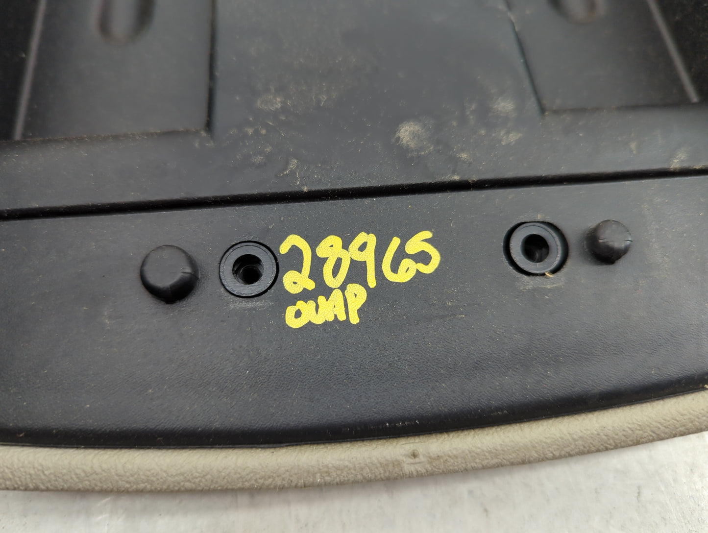2005 Chrysler 300 Center Console Armrest Cover Lid Fits OEM Used Auto Parts - Oemusedautoparts1.com