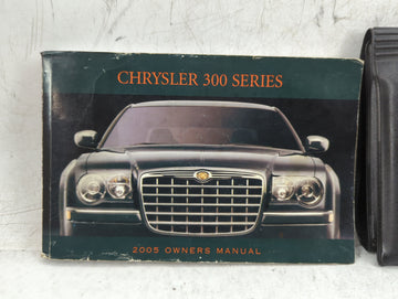 2005 Chrysler 300 Owners Manual Book Guide P/N:81-026-0543 OEM Used Auto Parts