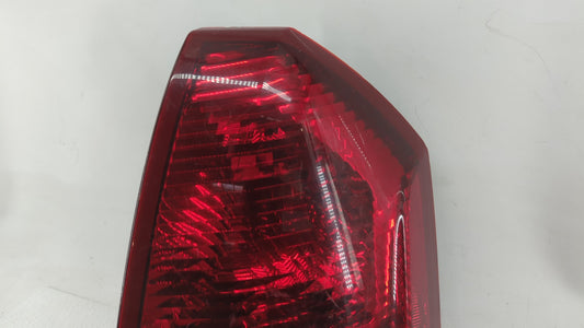 2005-2007 Chrysler 300 Tail Light Assembly Passenger Right OEM P/N:58622-E Fits Fits 2005 2006 2007 OEM Used Auto Parts