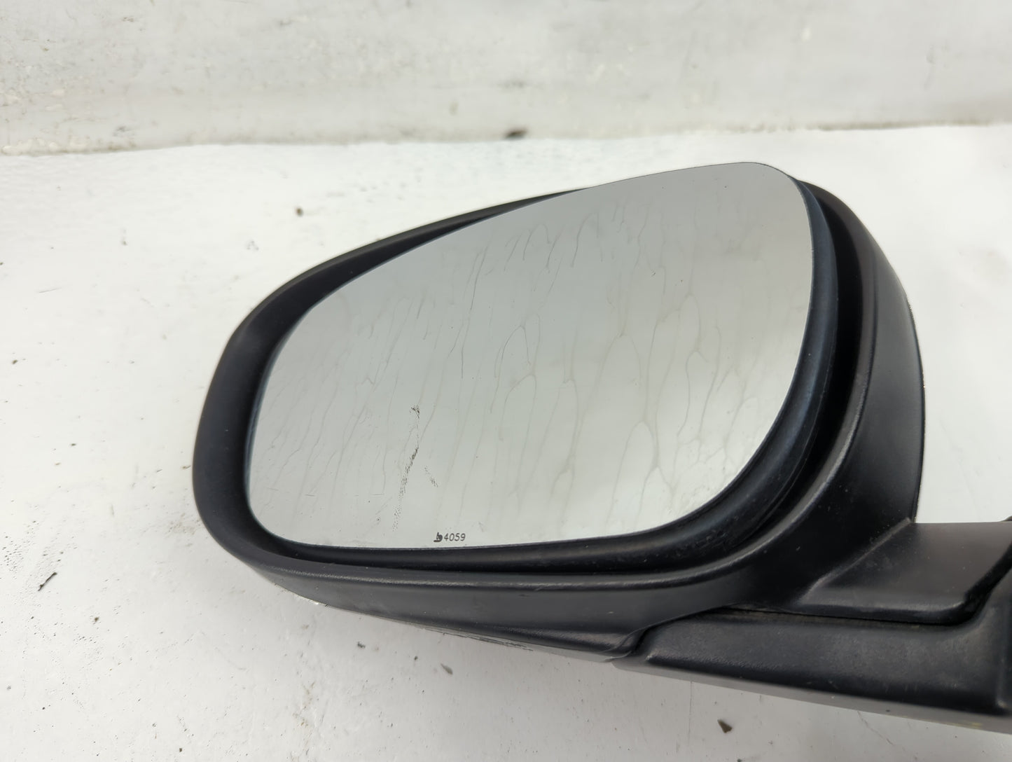 2005-2010 Chrysler 300 Driver Side View Mirror - Left Door Mirror OEM Used - Oemusedautoparts1.com