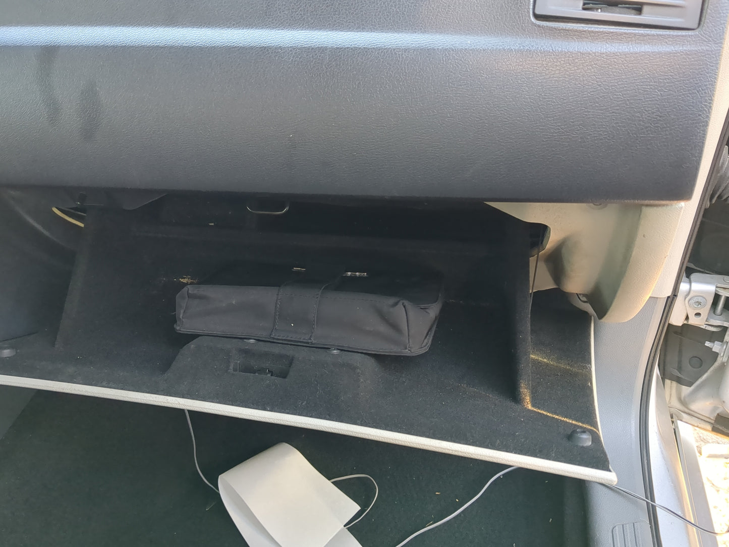 2005 Chrysler 300c Passenger Glove Box Door Storage Compartment OEM - Oemusedautoparts1.com