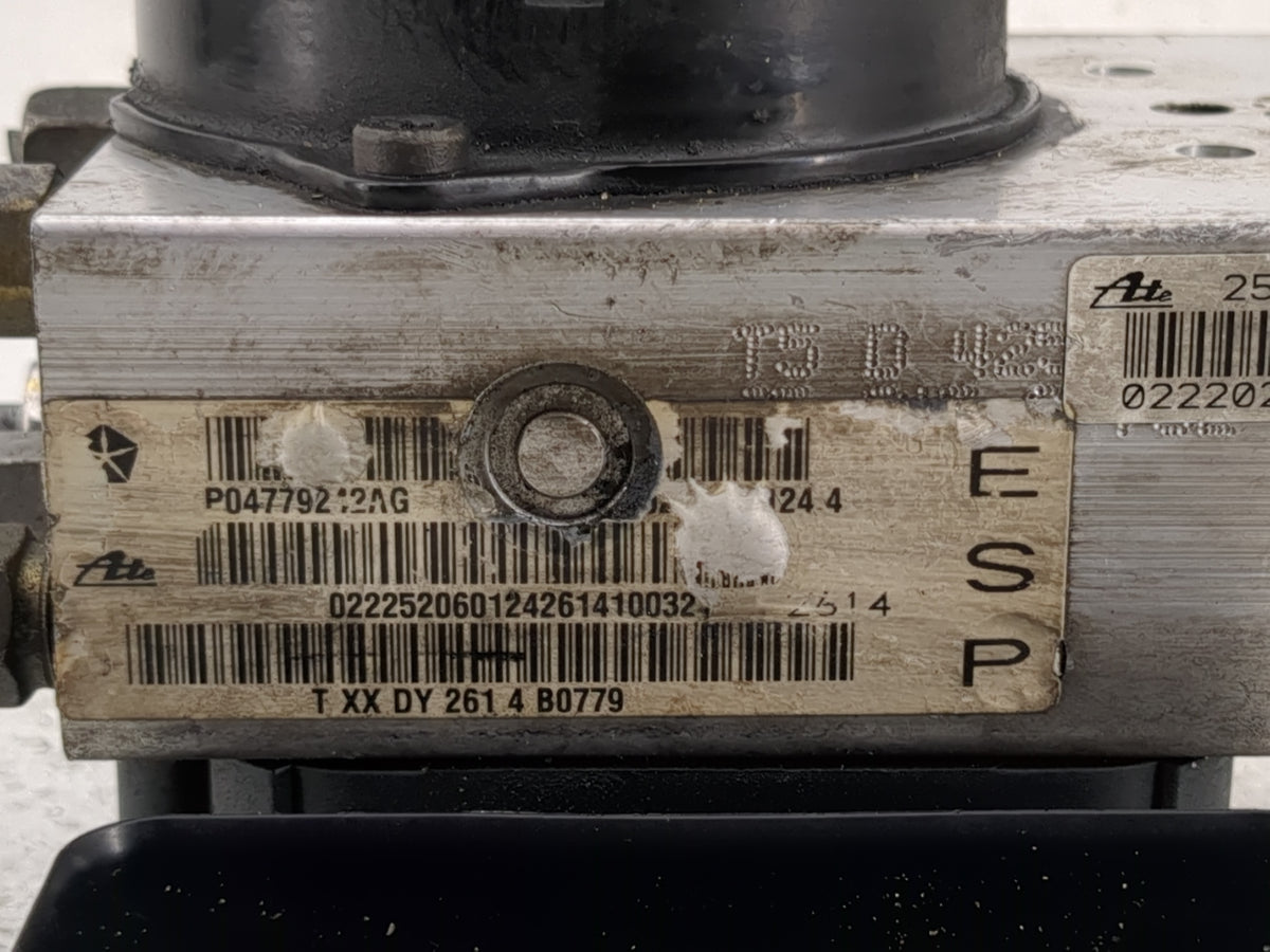 2005 Chrysler 300c Anti-Lock Brake ABS Pump Module Actuator OEM P/N:P04779212AG Fits Fits 2006 2007 OEM Used Auto Parts - Oe