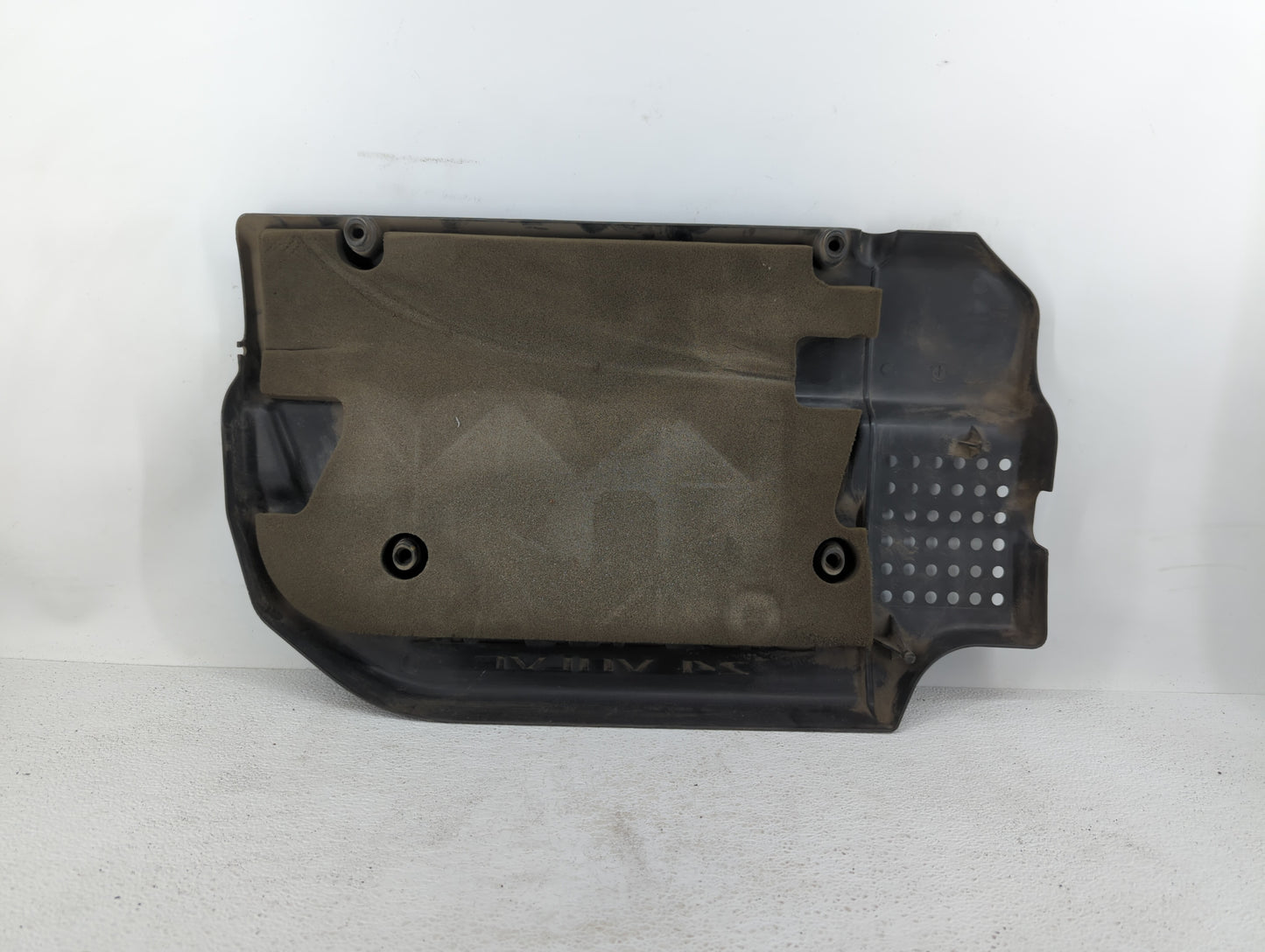 2005 Chrysler Pacifica Engine Cover - Oemusedautoparts1.com