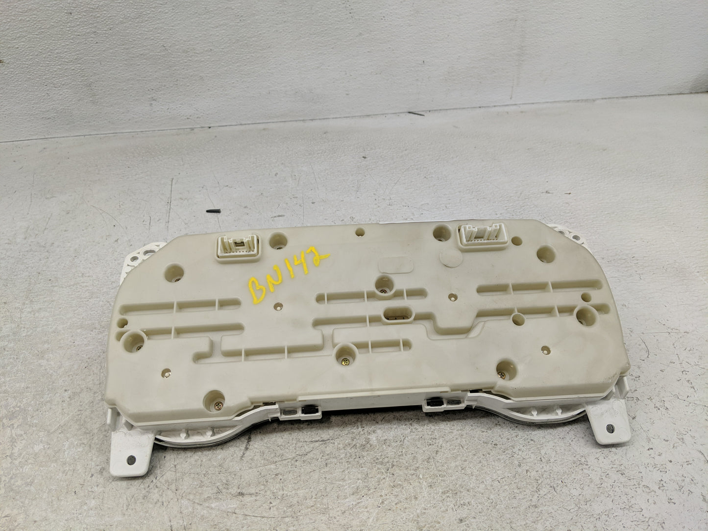 2005 Chrysler Sebring Instrument Cluster Speedometer Gauges P/N:8100A015 Fits OEM Used Auto Parts - Oemusedautoparts1.com
