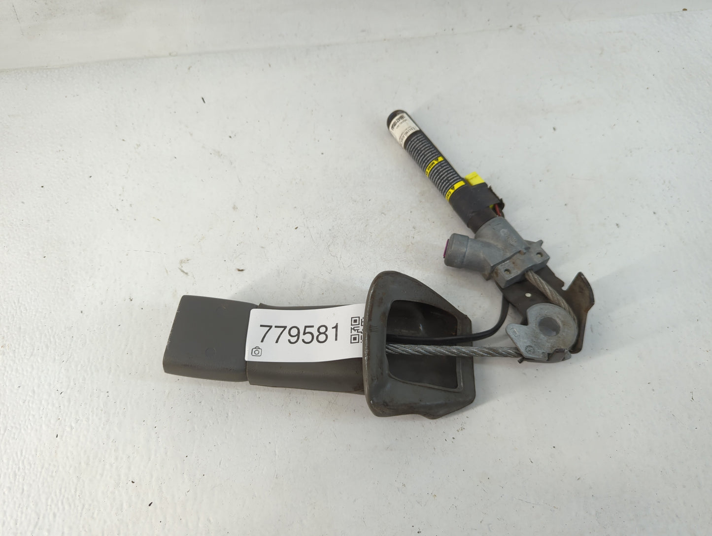 2005-2007 Dodge Caravan Passenger Front Seatbelt Buckle - Oemusedautoparts1.com