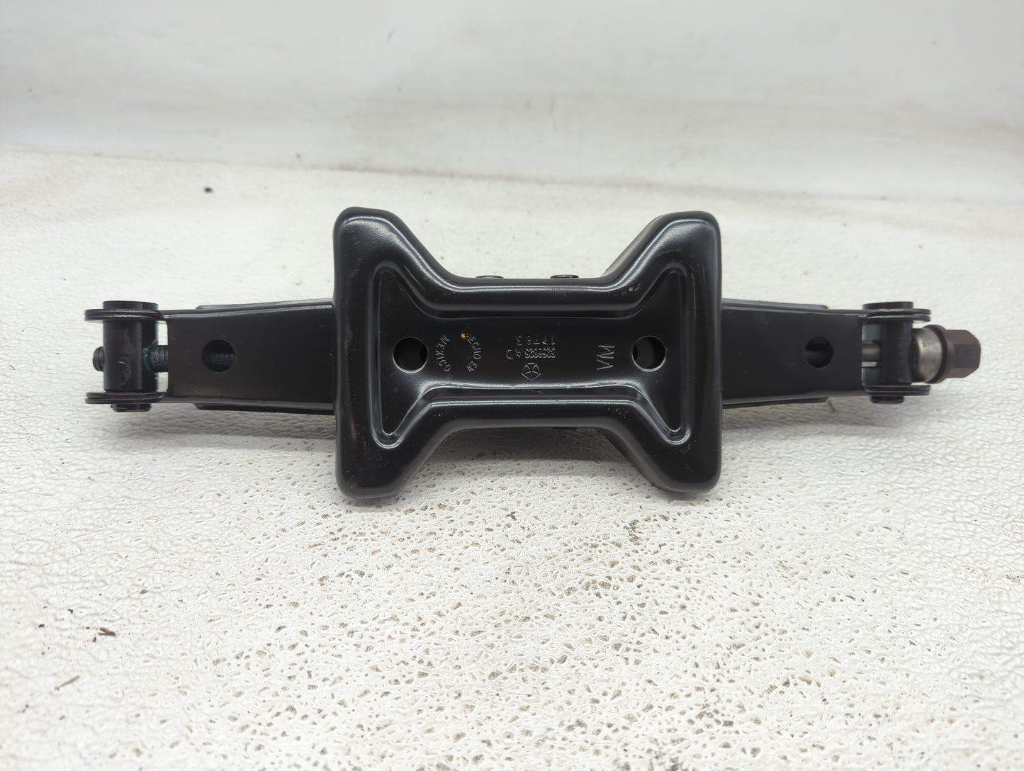 2005 Dodge Durango Spare Scissor Car Jack - Oemusedautoparts1.com